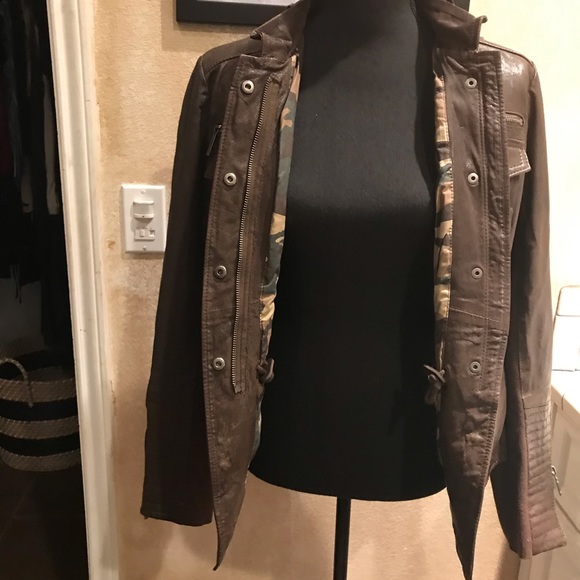 Leather jacket - Picture 2 of 2